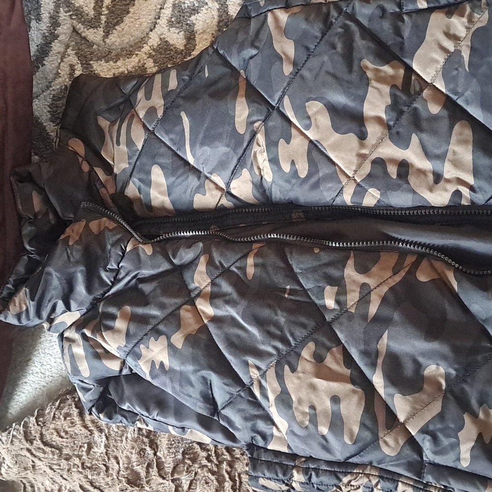 NY&CO camo puffer
